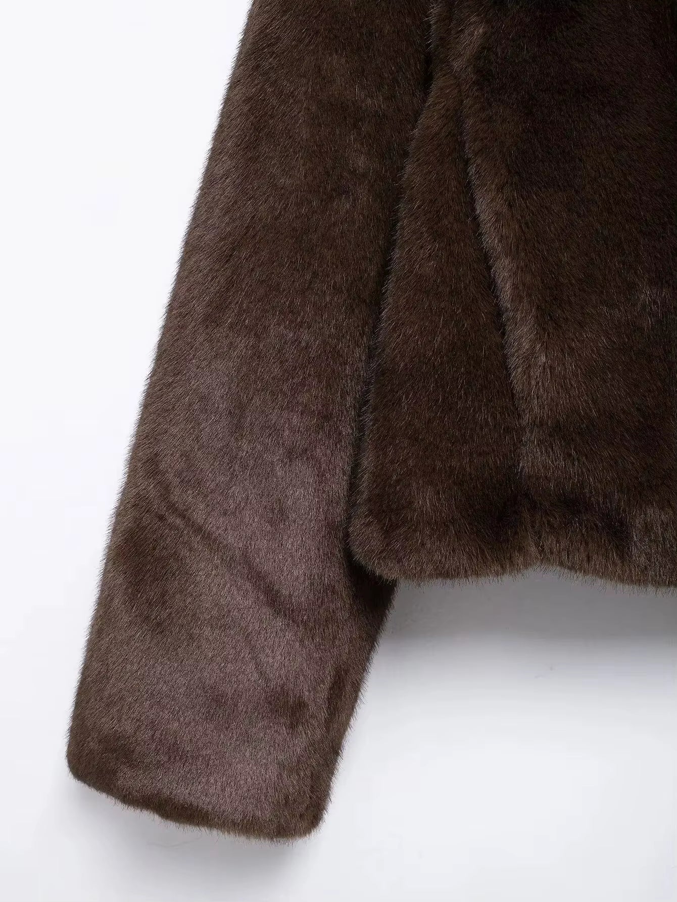 Josie - Chic Faux Fur Short Jacket